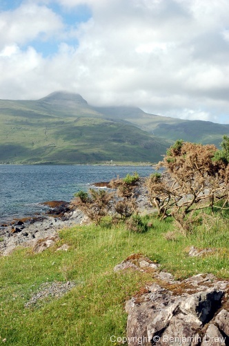 Western Isles - Photo 1